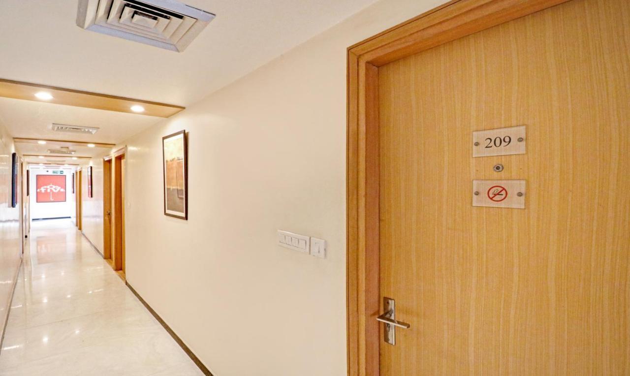 Treebo Galaxy Rooms Ню Делхи Екстериор снимка
